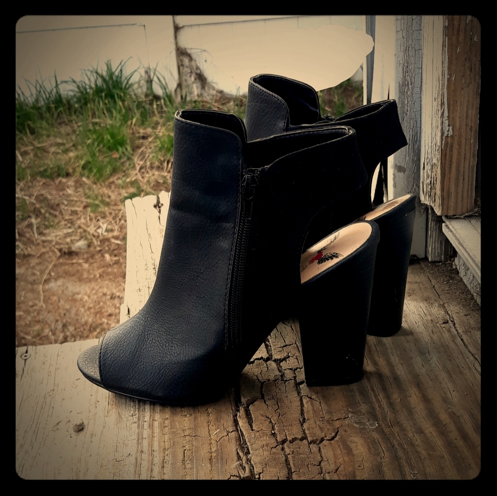 Penny Loves Kenny Black Booties